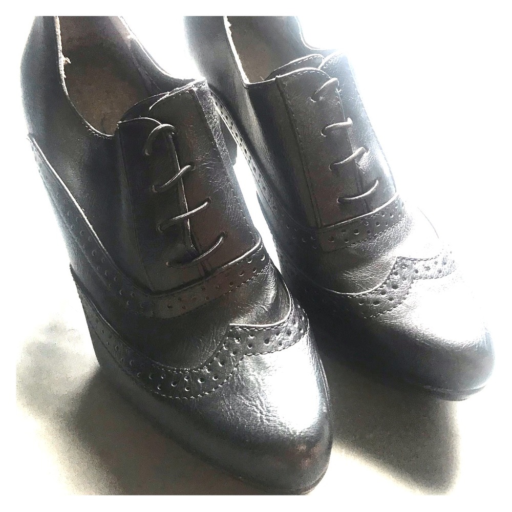 Black high heeled shoes